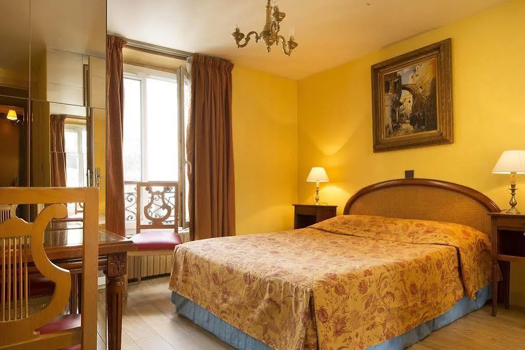 ****  Hotel Bienvenue Paris France