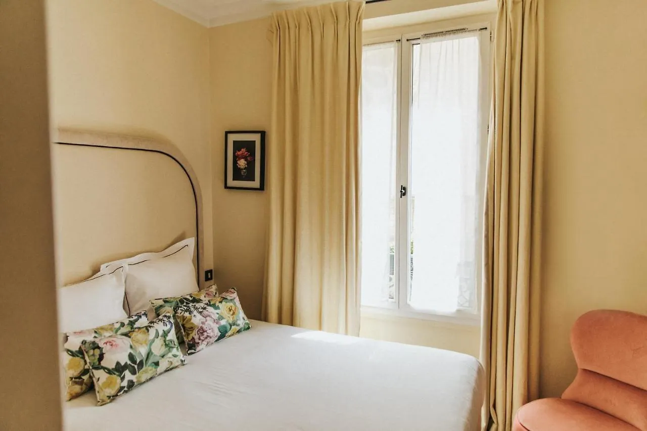 Hotel Bienvenue Paris