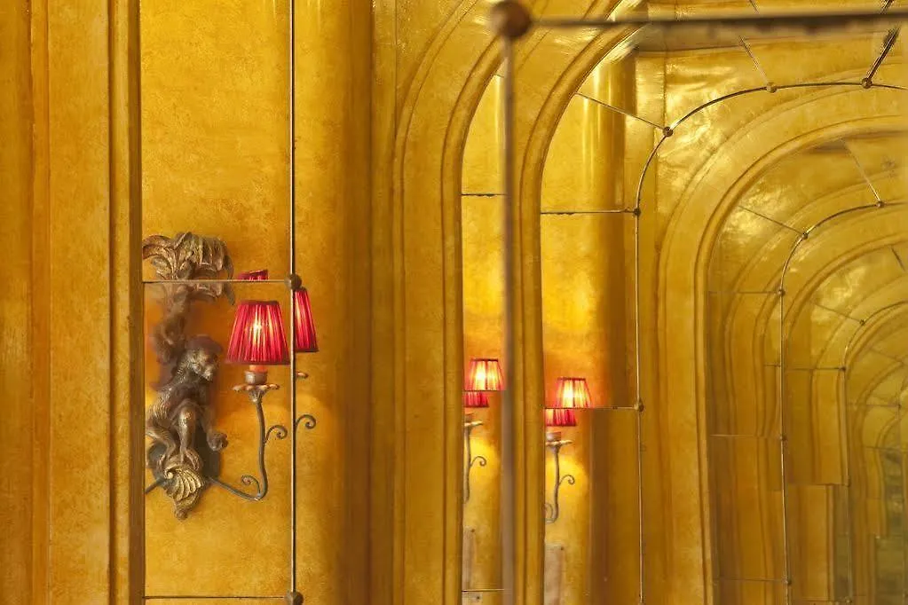 Hotel Bienvenue Paris