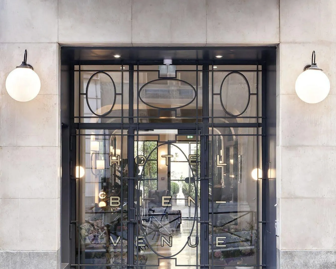 ****  Hotel Bienvenue Paris France